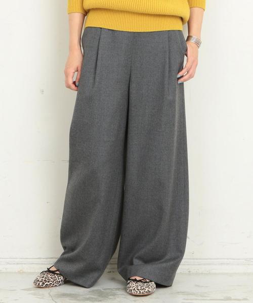 BEAUTY&YOUTH UNITED ARROWS(ビューティーアンドユースユナイテッドアローズ)の「BY∴ サキソニータックワイドパンツ ◆(その他パンツ・レディース・オフホワイト/ブラック/ダークグレー/ライトピンク/レッド・SMALL/MEDIUM/LARGE)」の4枚目の写真