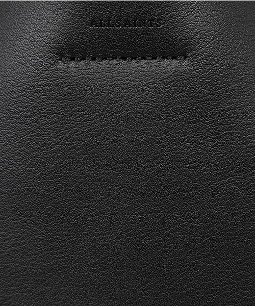 ALLSAINTS(オールセインツ)の「KEPI SHOULDER BAG | 2WAYショルダーバッグ(ショルダーバッグ・レディース・ブラック/レッド・ONE SIZE)」の21枚目の写真