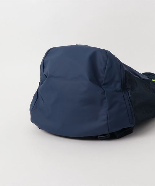 UNDER ARMOUR(アンダーアーマー)の「メンズ バックパック / ハッスル3 0(バックパック/リュック・メンズ・ブラック/ネイビー/グレー/ピンク/インディゴブルー/カモフラージュ/グレー系カモフラージュ・ONESIZE)」の9枚目の写真