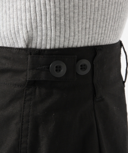 LOWRYS FARM（ローリーズファーム）の「BAKER/SKIRT　785645（スカート・レディース・ブラック/カーキ/イエロー・SMALL/MEDIUM/LARGE）」の11枚目の写真