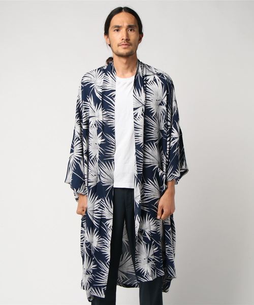 MinoriTY（マイノリティ）の「リーフ柄ＢＩＧシルエットドレープガウン（カーディガン/ボレロ・メンズ・ブラック/マスタード/ブルー系その他/ブルー系その他2・FREE）」の3枚目の写真