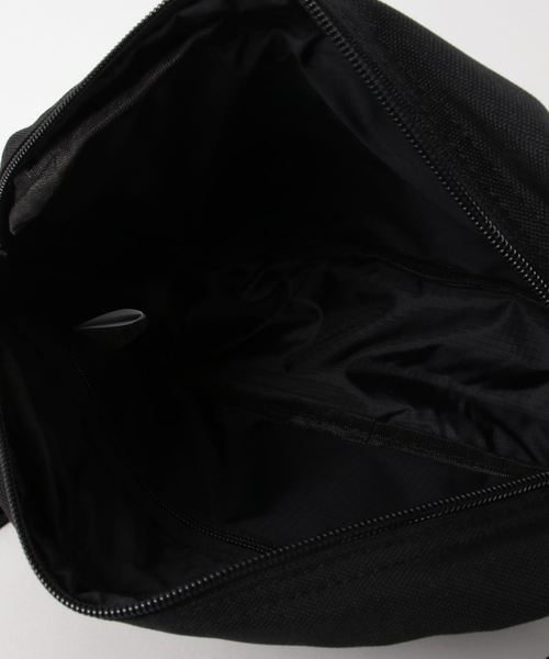 BEN DAVIS ORIGINALS（ベンデイビスオリジナルス）の「BENDAVIS LOGO TAPE SHOULDER/ベンデイビス ロゴテープショルダー（ショルダーバッグ・メンズ・ブラック×ブラック/ブラック×レッド/ブラック×イエロー/ブラック×パープル・FREE）」の6枚目の写真