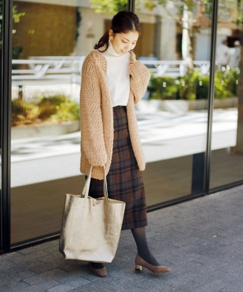 LE TALON（ルタロン）の「4cmスクエアハイショクヒールパンプス◆（パンプス・レディース・ブラック/ベージュ/ネイビー/ピンク/バーガンディー/ボルドー/ベージュ系その他/ブラック系その他・22cm/22.5cm/23cm/23.5cm/24cm/24.5cm/25cm）」の12枚目の写真