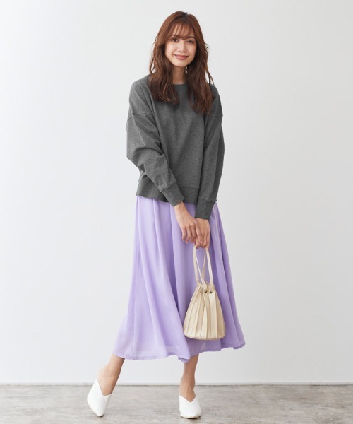 Pierrot(ピエロ)の「スウェットプルオーバー(スウェット・レディース・ブラック/ネイビー/アイボリー/杢グレー/チャコール/ベージュ系その他・M/L)」の11枚目の写真