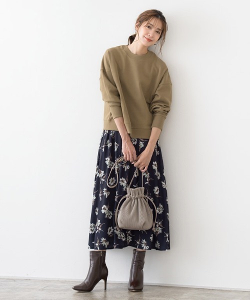 Pierrot(ピエロ)の「スウェットプルオーバー(スウェット・レディース・ブラック/ネイビー/アイボリー/杢グレー/チャコール/ベージュ系その他・M/L)」の8枚目の写真