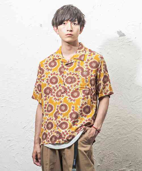 MinoriTY（マイノリティ）の「総柄オープンカラーシャツ 開襟シャツ（シャツ/ブラウス・メンズ・レッド/イエロー/ブルー/ストライプ・L/M）」の2枚目の写真