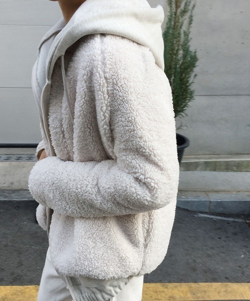 chuclla(チュクラ)の「【chuclla】ボアコート ブルゾン ジャケット chw923(ブルゾン・レディース・アイボリー/ブラウン・FREE)」の4枚目の写真