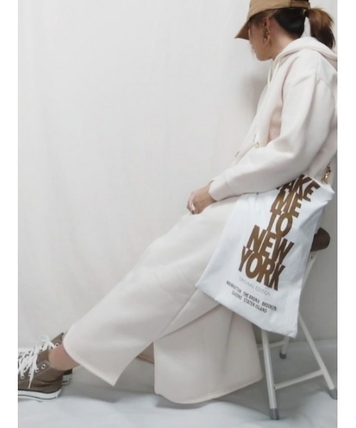 SUGAR BISKET（シュガービスケット）の「裏起毛フードパーカー（ワンピース・レディース・チャコールグレー/ブラック/アイボリー/チョコ/テラコッタ・フリー）」の16枚目の写真