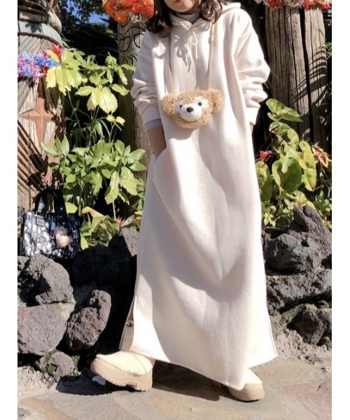 SUGAR BISKET（シュガービスケット）の「裏起毛フードパーカー（ワンピース・レディース・チャコールグレー/ブラック/アイボリー/チョコ/テラコッタ・フリー）」の13枚目の写真