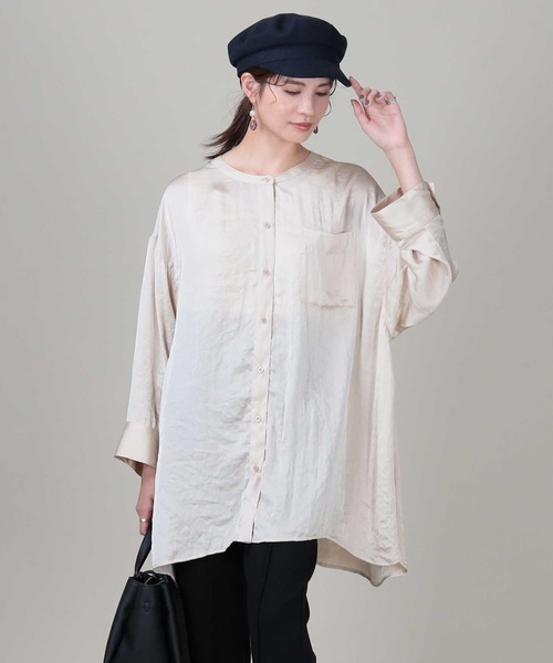 HONEYSUCKLE ROSE（ハニーサックルローズ）の「【HONEYSUCKLE ROSE】バンドカラーサテンシャツ（シャツ/ブラウス・レディース・オフホワイト/ブラウン/グレー・M/L）」の5枚目の写真