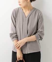 Vネックベネシャンブラウス