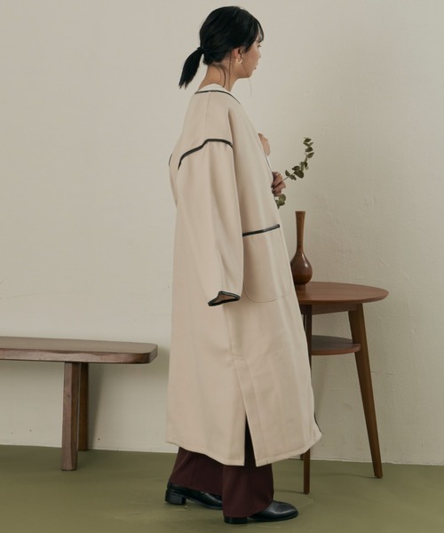 セール】【裏地キルティング付】ノーカラーパイピングガウンコート【低