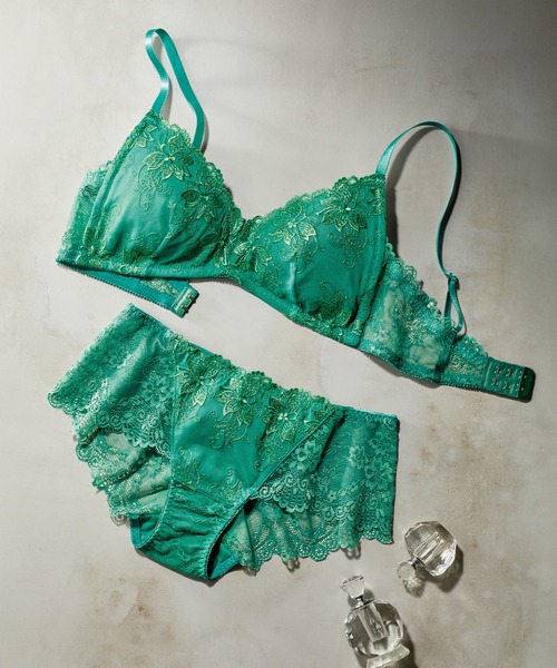 セール 楽してキレイなレーシーブラレット ショーツセットアップ ノンワイヤーブラでおうち時間を快適に ブラ ショーツ Lingerie By Geera ランジェリーバイジーラ のファッション通販 Zozotown