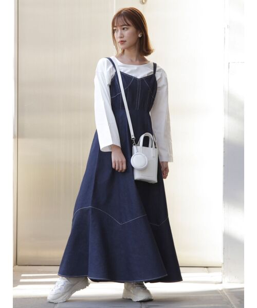 dazzlin(ダズリン)の「ストラップベルトステッチジャンスカ(ワンピース・レディース・ベージュ/オフホワイト/インディゴブルー/ブラウン・FREE)」の8枚目の写真