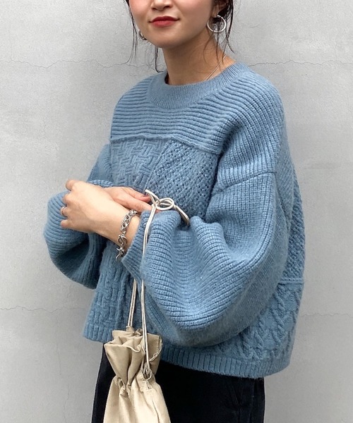 archives（アルシーヴ）の「パッチワークケーブルニットプルオーバー（ニット/セーター・レディース・オフホワイト/ブルー/モカ/グレイッシュベージュ・MEDIUM）」の18枚目の写真