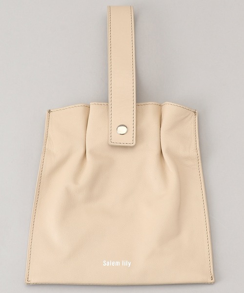 PUBLUX(パブリュクス)の「【SALEM LILY/サーレムリリー】スクエアミニワンハンドルレザーバッグ(ショルダーバッグ・レディース・ブラック/ベージュ・ONE SIZE)」の11枚目の写真