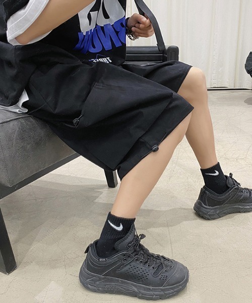 KOR(ケーオーアール)の「ビッグポケット カーゴハーフパンツ(カーゴパンツ・メンズ・ブラック/カーキ・M/L/XL)」の8枚目の写真