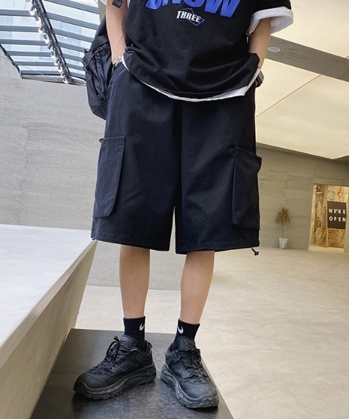 KOR(ケーオーアール)の「ビッグポケット カーゴハーフパンツ(カーゴパンツ・メンズ・ブラック/カーキ・M/L/XL)」の5枚目の写真
