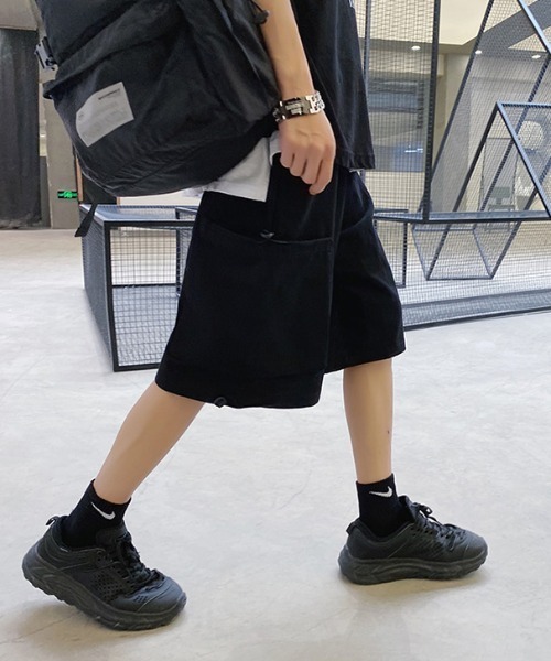 KOR(ケーオーアール)の「ビッグポケット カーゴハーフパンツ(カーゴパンツ・メンズ・ブラック/カーキ・M/L/XL)」の9枚目の写真