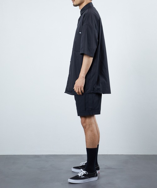 FRANKLIN & MARSHALL（フランクリンマーシャル）の「FRANKLIN ＆ MARSHALL/フランクリンマーシャル 別注 シェフショートスリーブシャツ（シャツ/ブラウス・メンズ・オリーブ/ブラック・マルチサイズ）」の4枚目の写真