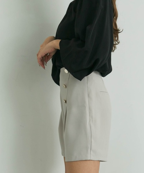 LIPSERVICE（リップサービス）の「ボタンデザインHW ショートパンツ（その他パンツ・レディース・ブラック/アイボリー/オレンジ系その他・S/M）」の7枚目の写真