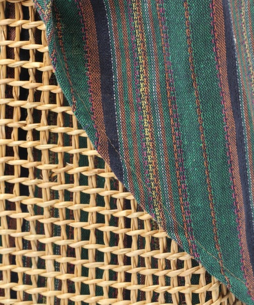 studio CLIP（スタディオクリップ）の「《Natural by studio CLIP/クロスとリネン》黄草スクエアカゴバッグ（かごバッグ・レディース・ピンク/グリーン・FREE）」の13枚目の写真