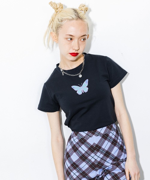 X-girl（エックスガール）の「BUTTERFLY S/S BABY TEE（Tシャツ/カットソー・レディース・ホワイト/ブラック/グリーン・SMALL/MEDIUM）」の2枚目の写真