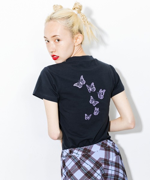 X-girl（エックスガール）の「BUTTERFLY S/S BABY TEE（Tシャツ/カットソー・レディース・ホワイト/ブラック/グリーン・SMALL/MEDIUM）」の7枚目の写真