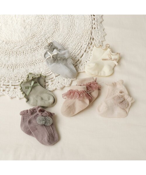apres les cours（アプレレクール）の「オーガンジーフリルベビーソックス（ベビーシューズ/ベビーソックス・キッズ・ベージュ/グレー・9/12）」の6枚目の写真