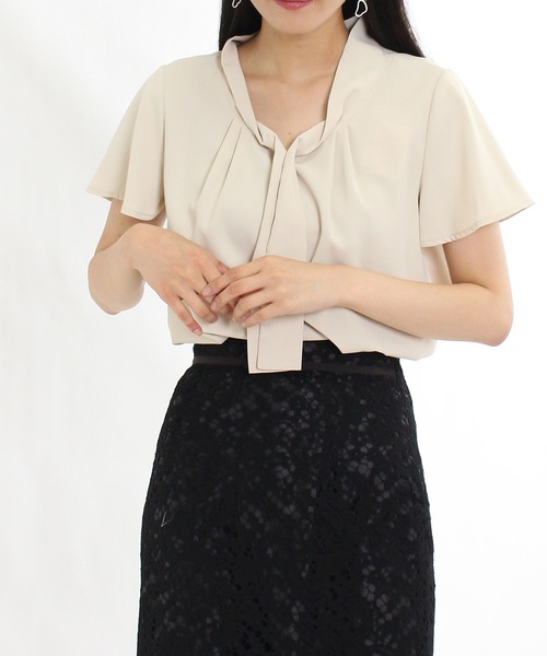 TRUDEA(トルディア)の「とろみボウタイブラウス(シャツ/ブラウス・レディース・ベージュ/ネイビー/ホワイト/グレイッシュベージュ/ミント・LARGE/MEDIUM)」の10枚目の写真