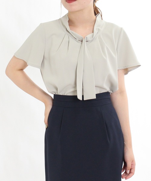 TRUDEA(トルディア)の「とろみボウタイブラウス(シャツ/ブラウス・レディース・ベージュ/ネイビー/ホワイト/グレイッシュベージュ/ミント・LARGE/MEDIUM)」の21枚目の写真