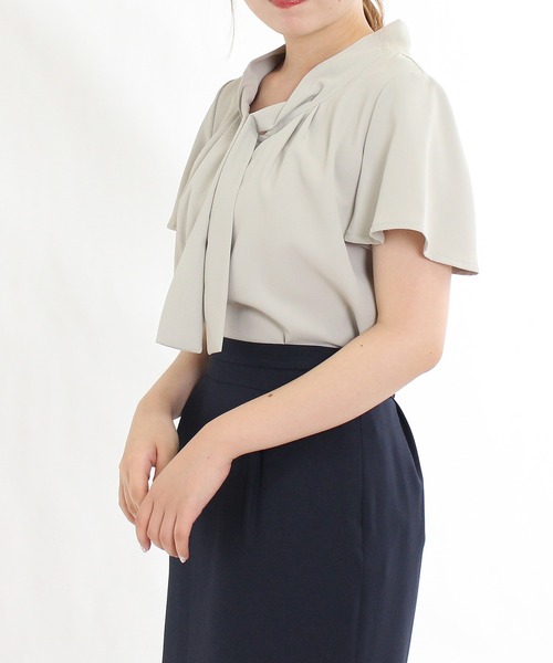 TRUDEA(トルディア)の「とろみボウタイブラウス(シャツ/ブラウス・レディース・ベージュ/ネイビー/ホワイト/グレイッシュベージュ/ミント・LARGE/MEDIUM)」の22枚目の写真