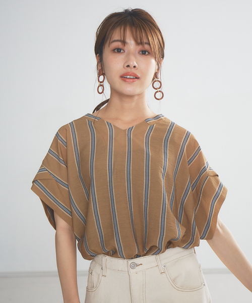 abahouse mavie(アバハウスマヴィ)の「ecru ストライプ&シアーVネックプルオーバーシャツ(シャツ/ブラウス・レディース・ブラック/ベージュ/オフホワイト/モスグリーン・フリー)」の3枚目の写真