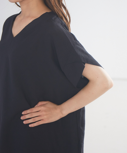 abahouse mavie(アバハウスマヴィ)の「ecru ストライプ&シアーVネックプルオーバーシャツ(シャツ/ブラウス・レディース・ブラック/ベージュ/オフホワイト/モスグリーン・フリー)」の13枚目の写真