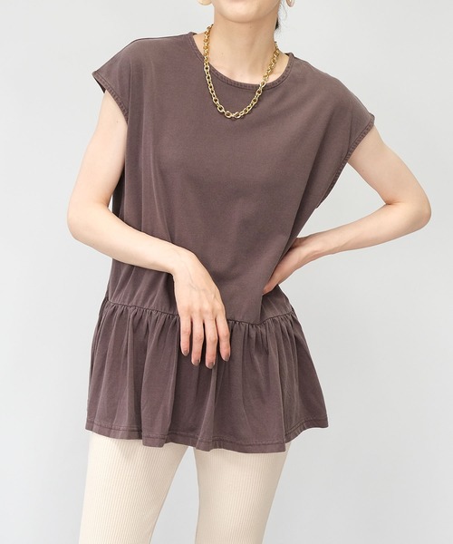 ＡＮＤＪ（アンドジェイ）の「フリル切替ピグメント加工フレンチスリーブTシャツチュニック（Tシャツ/カットソー・レディース・ブラウン/チャコール/ベージュ/ネイビー・M）」の2枚目の写真
