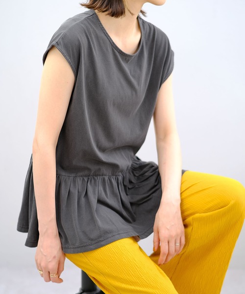 ＡＮＤＪ（アンドジェイ）の「フリル切替ピグメント加工フレンチスリーブTシャツチュニック（Tシャツ/カットソー・レディース・ブラウン/チャコール/ベージュ/ネイビー・M）」の22枚目の写真