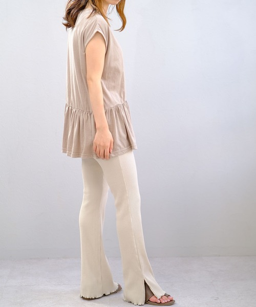 ＡＮＤＪ（アンドジェイ）の「フリル切替ピグメント加工フレンチスリーブTシャツチュニック（Tシャツ/カットソー・レディース・ブラウン/チャコール/ベージュ/ネイビー・M）」の6枚目の写真