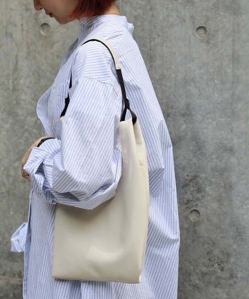 RAG MACHINE（ラグマシーン）の「【RAG MACHINE】ミニショッパーショルダーバッグ（ショルダーバッグ・レディース・シルバー/ブラック/オフホワイト・ONE SIZE）」の9枚目の写真