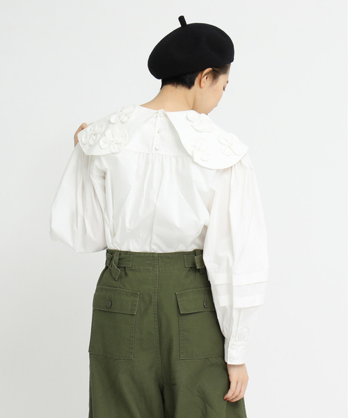 Dot＆Stripes CHILD WOMAN（ドットアンドストライプス　チャイルドウーマン）の「お花モチーフ BIG衿ブラウス（シャツ/ブラウス・レディース・ホワイト/レッド/ブラック・FREE）」の6枚目の写真