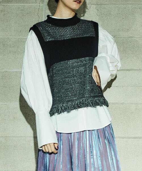 alcali（アルカリ）の「すかし編みショートベスト（ニット/セーター・レディース・ライトグレー/ブラック・FREE）」の17枚目の写真