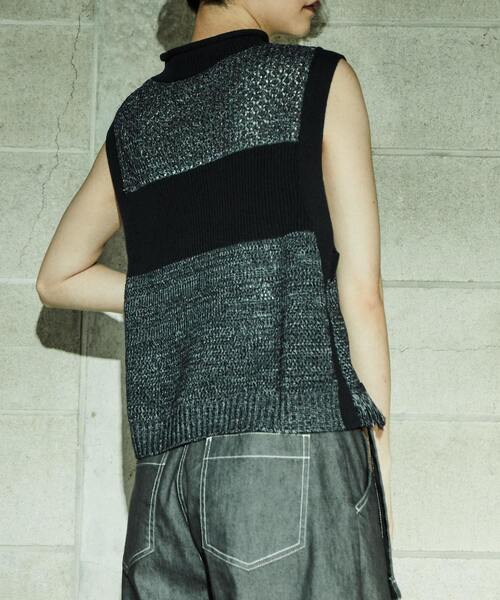 alcali（アルカリ）の「すかし編みショートベスト（ニット/セーター・レディース・ライトグレー/ブラック・FREE）」の10枚目の写真