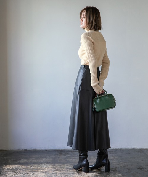 A part by（アパートバイ）の「レザースクエアミニバッグ　238023（ハンドバッグ・レディース・オフホワイト/ブラック/グリーン・FREE）」の18枚目の写真