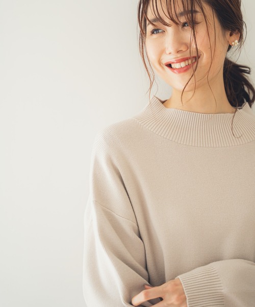 GLOBAL WORK(グローバルワーク)の「メルティースタンドスリットプルオーバー/958027(ニット/セーター・レディース・ブラック/ダークブラウン/イエロー/アイボリー/杢グレー/モカ/グレイッシュベージュ/グリーン/インディゴブルー/ラベンダー/グリーン系その他/ピンク系その他7/ブルー系その他6/レッド・MEDIUM/LARGE)」の20枚目の写真