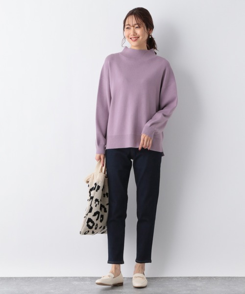 GLOBAL WORK(グローバルワーク)の「メルティースタンドスリットプルオーバー/958027(ニット/セーター・レディース・ブラック/ダークブラウン/イエロー/アイボリー/杢グレー/モカ/グレイッシュベージュ/グリーン/インディゴブルー/ラベンダー/グリーン系その他/ピンク系その他7/ブルー系その他6/レッド・MEDIUM/LARGE)」の22枚目の写真