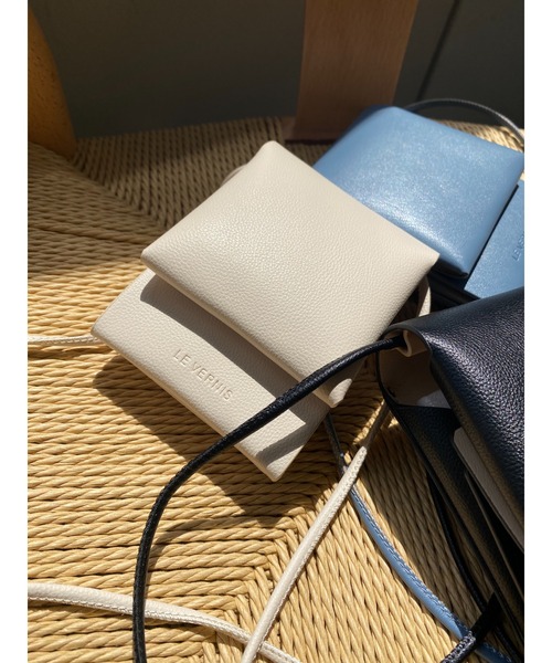 LA BELLE ETUDE（ラベルエチュード）の「【LE VERNIS】ラップポシェット（ショルダーバッグ・レディース・ホワイト/ブラック/ブルー・FREE）」の4枚目の写真