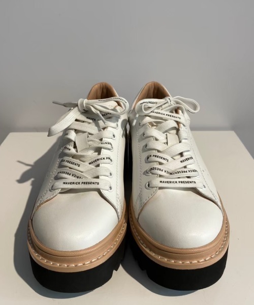 MAISON MAVERICK PRESENTS（メゾンマベリックプレゼンツ）の「MAISON MAVERICK PRESENTS（メゾン・マベリック・プレゼンツ）M2093/レースアップスニーカー（スニーカー・レディース・ブラック/ホワイト・23.5/24/24.5/23/22.5）」の3枚目の写真