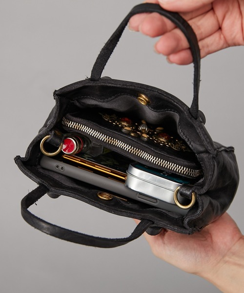 CAMPOMAGGI（カンポマッジ）の「【CAMPO MAGGI(カンポマッジ)】スタッズミニトートバッグ（トートバッグ・レディース・ブラック・FREE）」の20枚目の写真