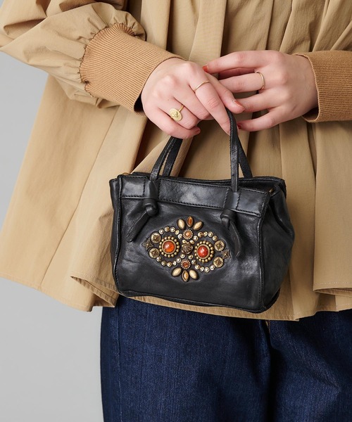 CAMPOMAGGI（カンポマッジ）の「【CAMPO MAGGI(カンポマッジ)】スタッズミニトートバッグ（トートバッグ・レディース・ブラック・FREE）」の6枚目の写真