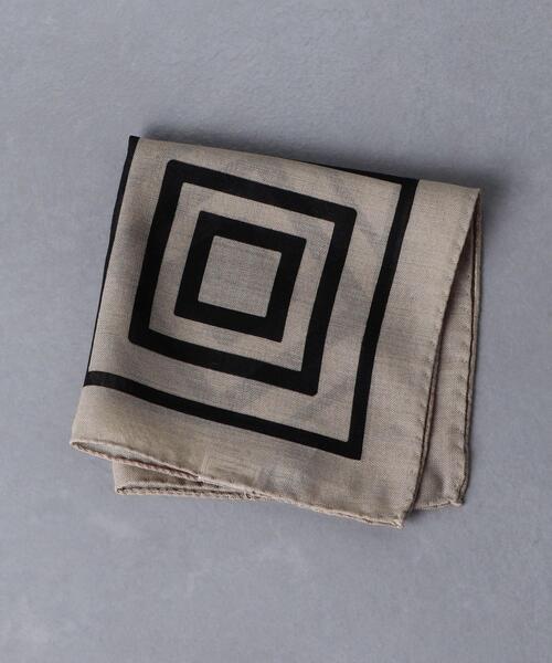 UNITED ARROWS（ユナイテッドアローズ）の「＜UNITED ARROWS＞ スクエア プリント チーフ（ポケットチーフ・メンズ・ブラック/ベージュ・FREE）」の2枚目の写真