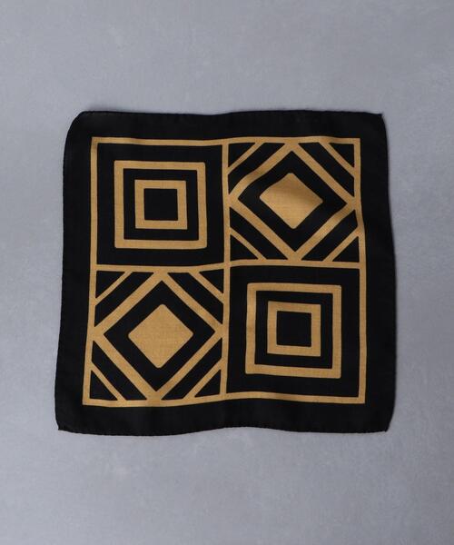 UNITED ARROWS（ユナイテッドアローズ）の「＜UNITED ARROWS＞ スクエア プリント チーフ（ポケットチーフ・メンズ・ブラック/ベージュ・FREE）」の4枚目の写真